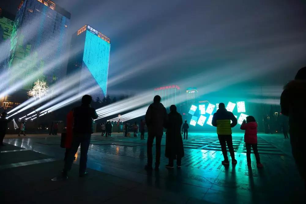 信達(dá)電通&mdash;西安高新區(qū)延平門(mén)北廣場(chǎng)燈光秀