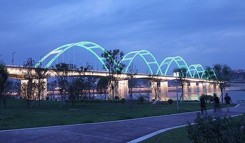 橋梁照明工程、吊車高空燈具安裝作業