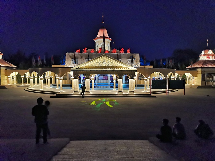 石景山游樂(lè)園國(guó)慶亮燈