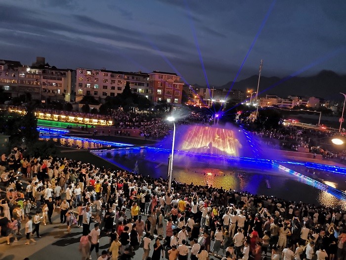 當水景碰上照明，美得一塌糊涂！